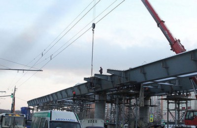 Эстакаду через железную дорогу построили у платформы Нижние Котлы